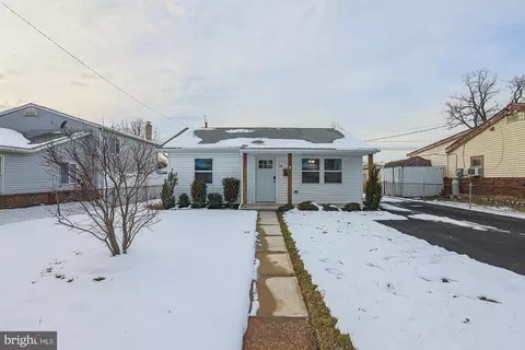 26 Helicopter Dr, Middle River, MD 21220 photo 4