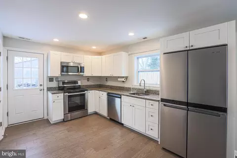 26 Helicopter Dr, Middle River, MD 21220 photo 13