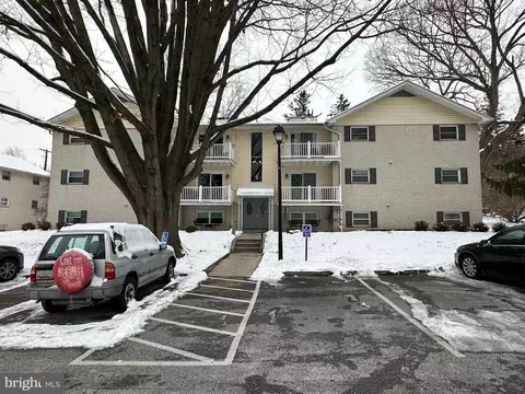 4 Warren Lodge Ct #1-D, Cockeysville, MD 21030