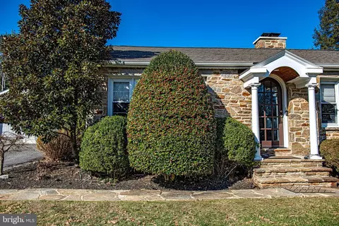 Exterior - 520 Hampton Ln, Towson, MD 21286 photo 5 of 16