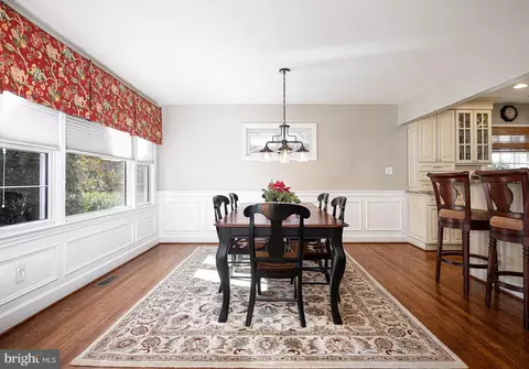 Dining - 520 Hampton Ln, Towson, MD 21286 photo 3 of 4
