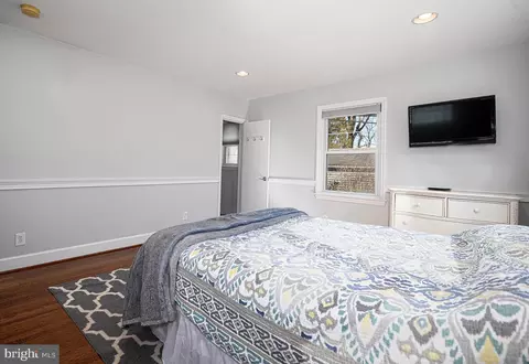 Bedroom - 520 Hampton Ln, Towson, MD 21286 photo 5 of 6