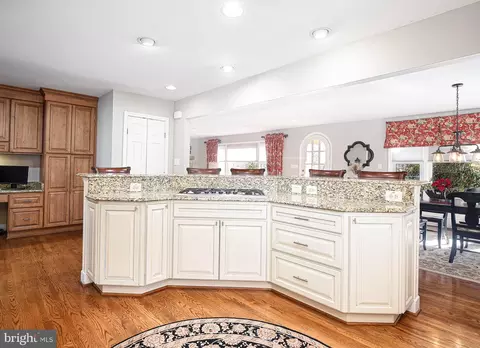 Kitchen - 520 Hampton Ln, Towson, MD 21286 photo 3 of 9