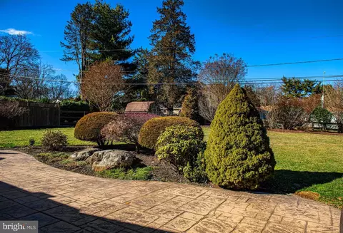 Exterior - 520 Hampton Ln, Towson, MD 21286 photo 7 of 16