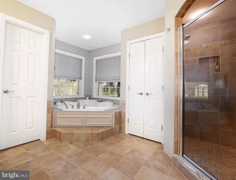 Bath - 520 Hampton Ln, Towson, MD 21286 photo 1 of 5