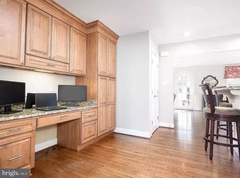 Kitchen - 520 Hampton Ln, Towson, MD 21286 photo 7 of 9