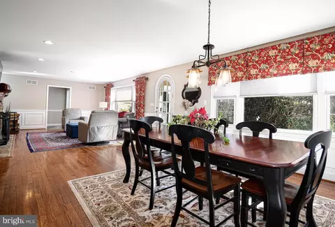 Dining - 520 Hampton Ln, Towson, MD 21286 photo 1 of 4