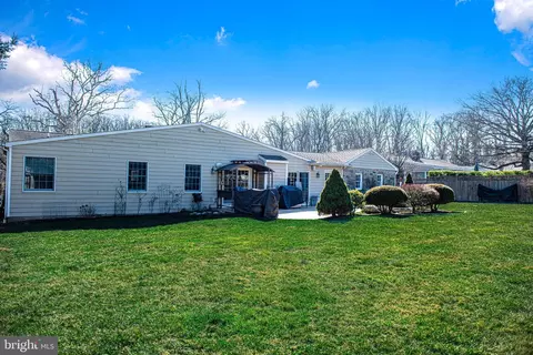 Exterior - 520 Hampton Ln, Towson, MD 21286 photo 11 of 16
