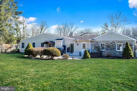 Exterior - 520 Hampton Ln, Towson, MD 21286 photo 13 of 16