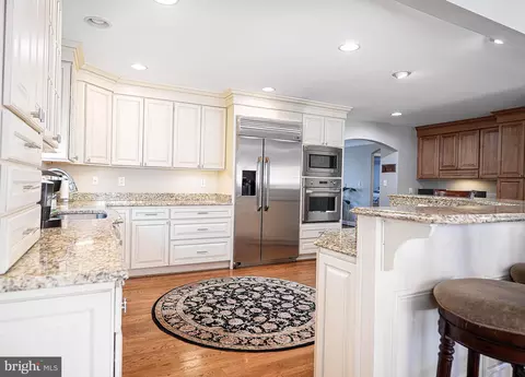 Kitchen - 520 Hampton Ln, Towson, MD 21286 photo 2 of 9