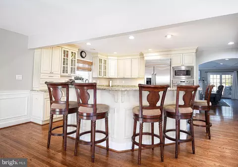 Kitchen - 520 Hampton Ln, Towson, MD 21286 photo 6 of 9