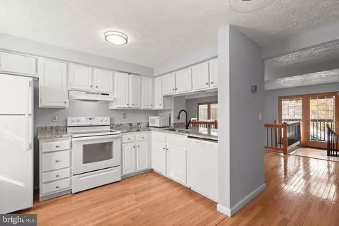 2 Verity Ct, Nottingham, MD 21236 photo 9