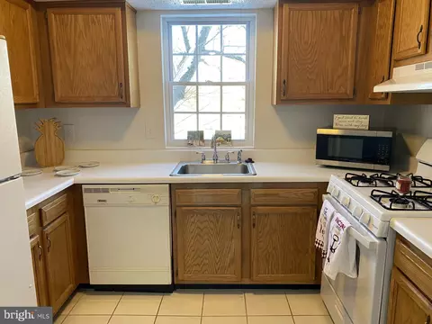 12006 E Tarragon Rd #E, Reisterstown, MD 21136
