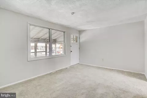 8039 Wynbrook Rd, Baltimore, MD 21224 photo 3