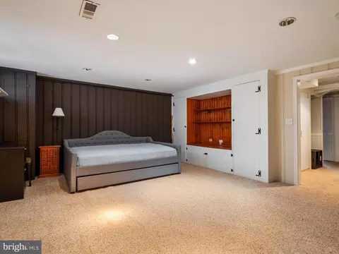 Bedroom - 242 Blenheim Rd, Baltimore, MD 21212 photo 4 of 5