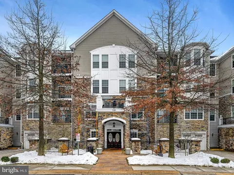 7301 Travertine Dr #301, Baltimore, MD 21209