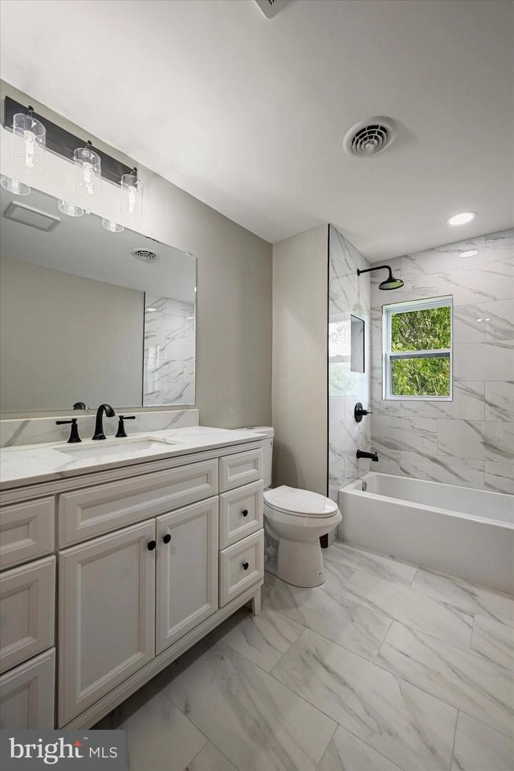 Bath - 15202 Old Hanover Rd, Upperco, MD 21155 photo 4 of 5