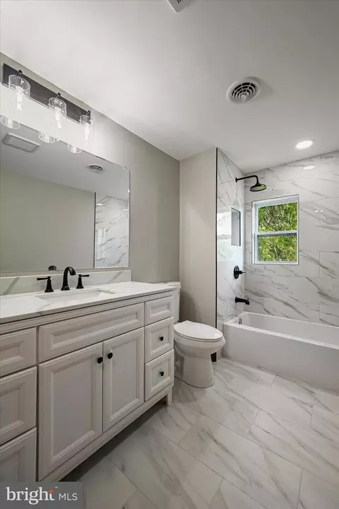 Bath - 15202 Old Hanover Rd, Upperco, MD 21155 photo 4 of 5