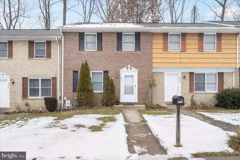 9244 Woodcreek Ct, Parkville, MD 21234