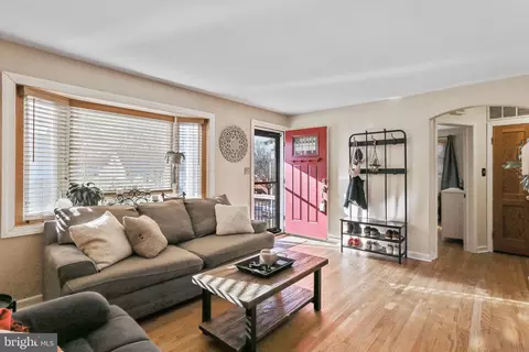 5509 Heatherwood Rd, Halethorpe, MD 21227
