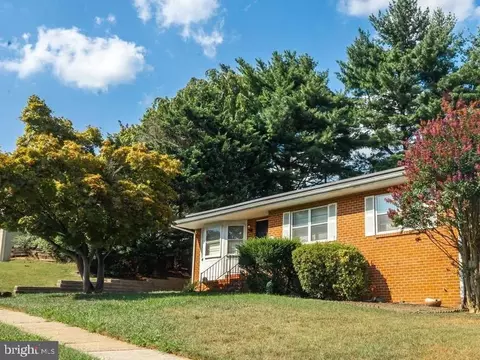1109 Scotts Hill Dr, Pikesville, MD 21208