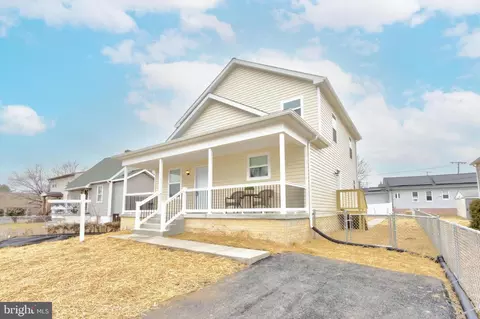 Exterior - 2618 Daisy Ave, Halethorpe, MD 21227 photo 2 of 14