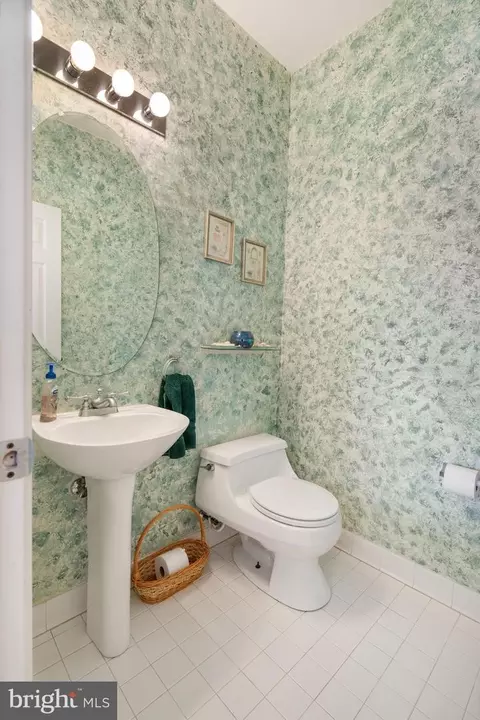 Bath - 10 Stridesham Ct, Baltimore, MD 21209 photo 1 of 4