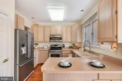 Kitchen - 10 Stridesham Ct, Baltimore, MD 21209 photo 4 of 4