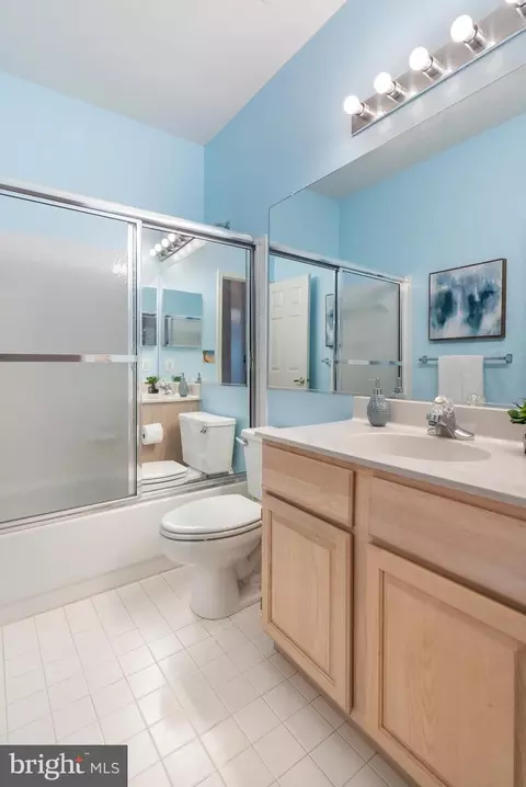 Bath - 10 Stridesham Ct, Baltimore, MD 21209 photo 4 of 4