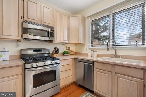 Kitchen - 10 Stridesham Ct, Baltimore, MD 21209 photo 2 of 4