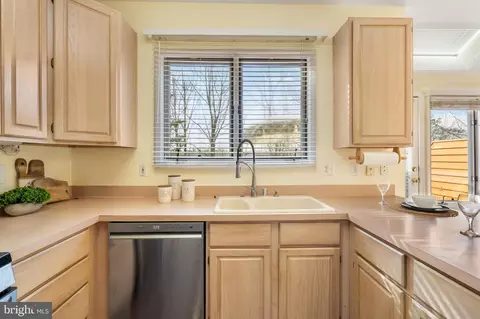Kitchen - 10 Stridesham Ct, Baltimore, MD 21209 photo 3 of 4