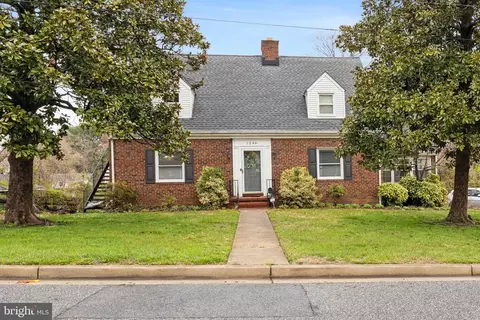 1246 Circle Dr, Halethorpe, MD 21227