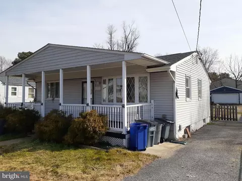 7339 Hughes Ave, Sparrows Point, MD 21219 photo 2