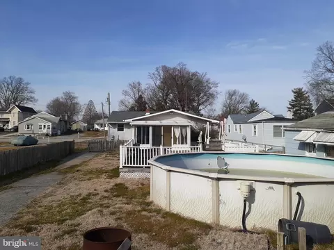 7339 Hughes Ave, Sparrows Point, MD 21219 photo 3