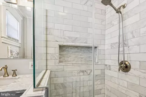 Bath - 1016 S Beechfield Ave, Baltimore, MD 21229 photo 3 of 3