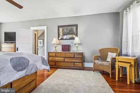 Bedroom - 1016 S Beechfield Ave, Baltimore, MD 21229 photo 5 of 7