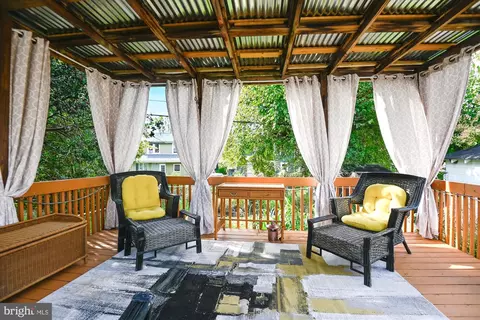 Exterior - 1016 S Beechfield Ave, Baltimore, MD 21229 photo 4 of 16