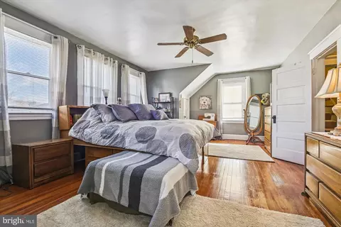 Bedroom - 1016 S Beechfield Ave, Baltimore, MD 21229 photo 3 of 7
