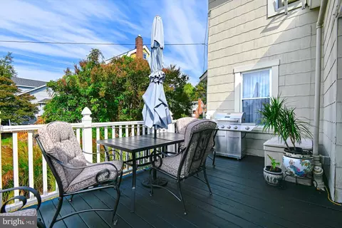 Exterior - 1016 S Beechfield Ave, Baltimore, MD 21229 photo 11 of 16