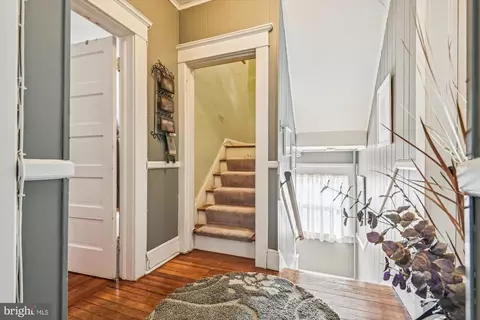 Entry Way - 1016 S Beechfield Ave, Baltimore, MD 21229 photo 4 of 5