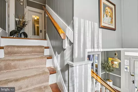 Entry Way - 1016 S Beechfield Ave, Baltimore, MD 21229 photo 3 of 5