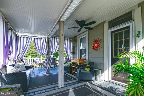 Exterior - 1016 S Beechfield Ave, Baltimore, MD 21229 photo 13 of 16