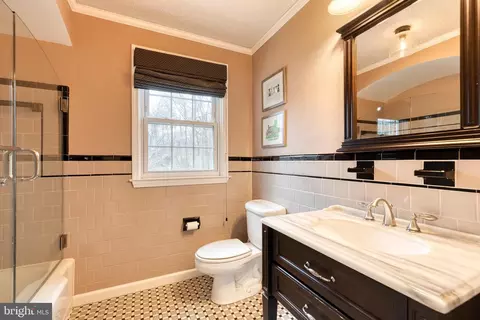 1104 Hampton Garth, Towson, MD 21286 photo 17