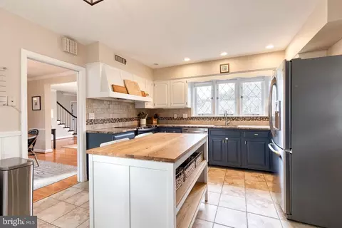 1104 Hampton Garth, Towson, MD 21286 photo 11