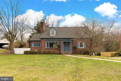 1104 Hampton Garth, Towson, MD 21286