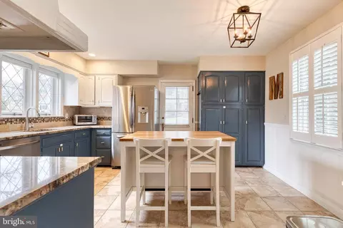1104 Hampton Garth, Towson, MD 21286 photo 10