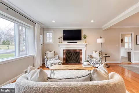 1104 Hampton Garth, Towson, MD 21286 photo 6