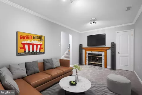 Living - 14 Sundown Ct, Baltimore, MD 21206 photo 4 of 5