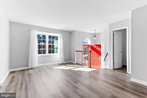 Living - 14 Sundown Ct, Baltimore, MD 21206 photo 3 of 5
