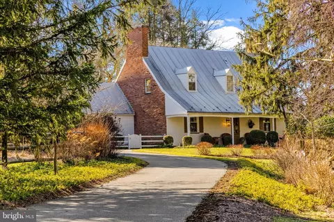 1009 Cloverlea Rd, Towson, MD 21204